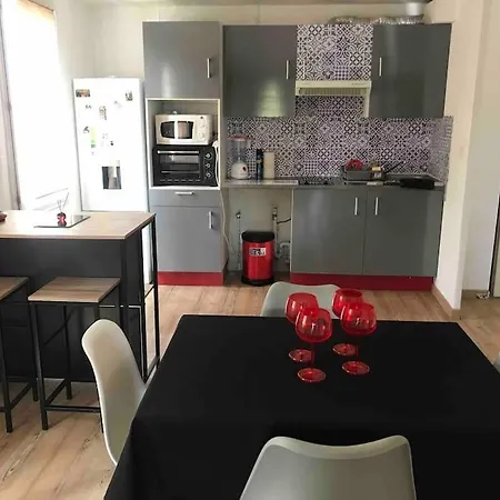 Proche Metro Et Commerces Apartamento